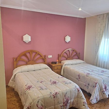 Hostal Pachin Mieres (Asturias) Exterior foto